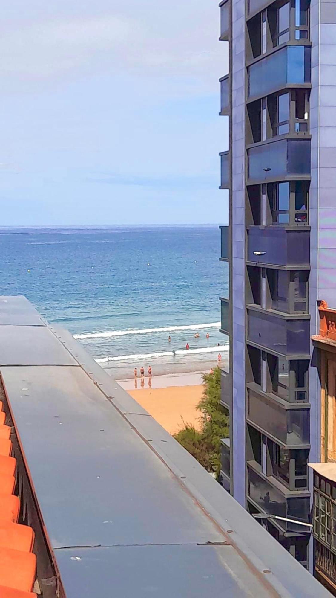 Atico Con Terraza En Playa De San Lorenzo Gijón Exteriér fotografie